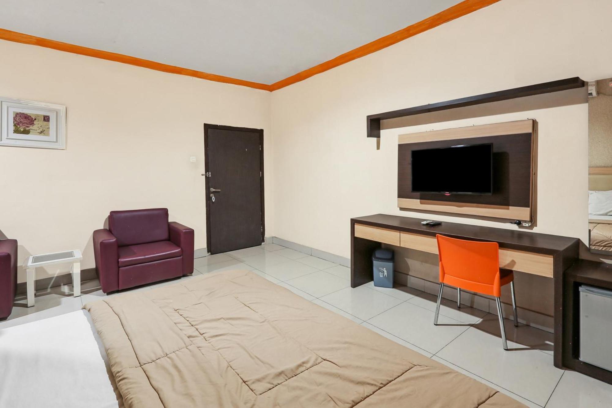 Collection O 93163 Hotel Grand Kartika Parepare Esterno foto