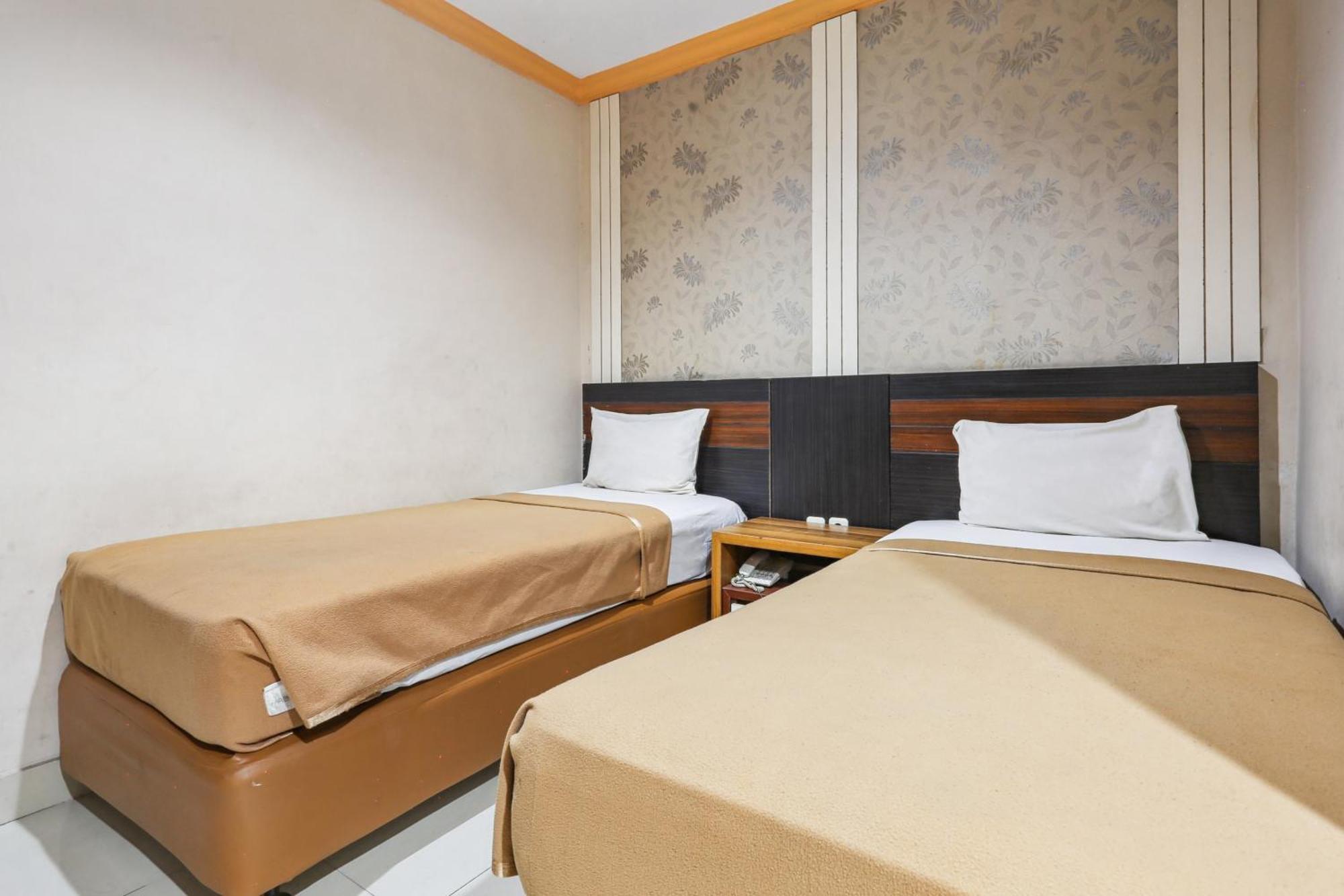 Collection O 93163 Hotel Grand Kartika Parepare Esterno foto