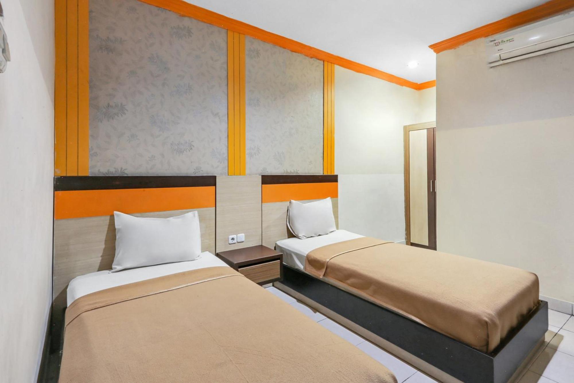 Collection O 93163 Hotel Grand Kartika Parepare Esterno foto