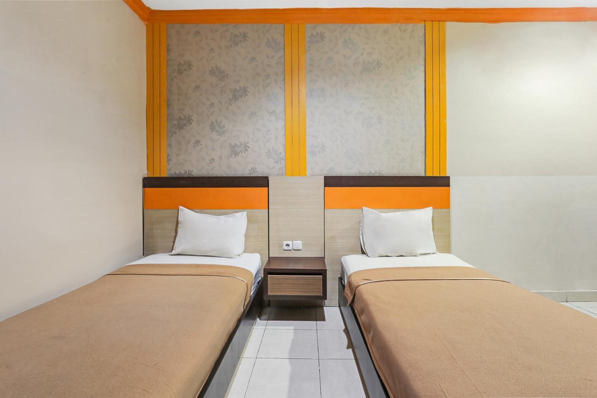 Collection O 93163 Hotel Grand Kartika Parepare Esterno foto