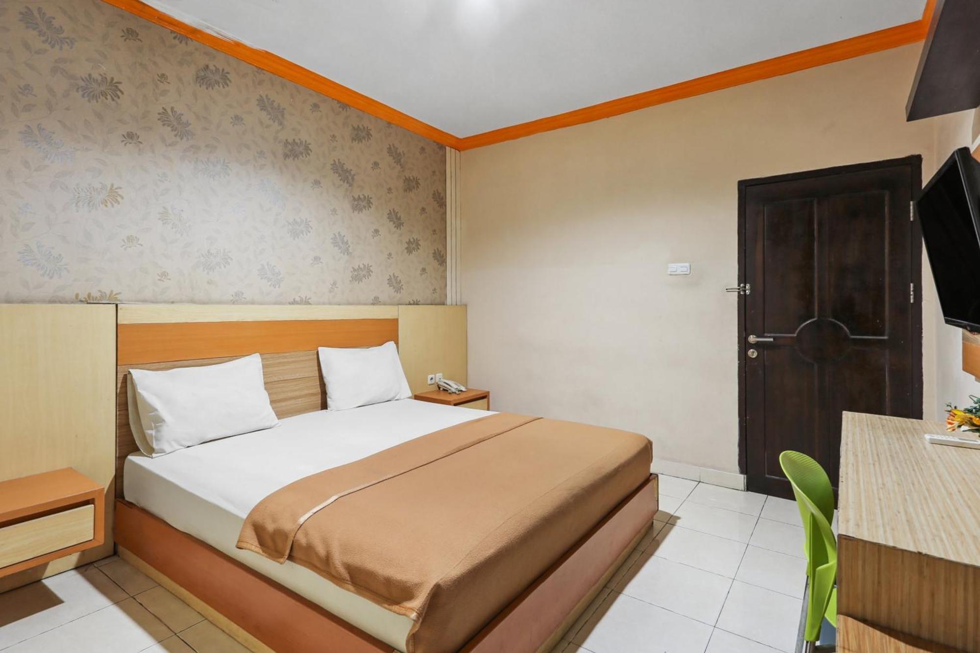 Collection O 93163 Hotel Grand Kartika Parepare Esterno foto