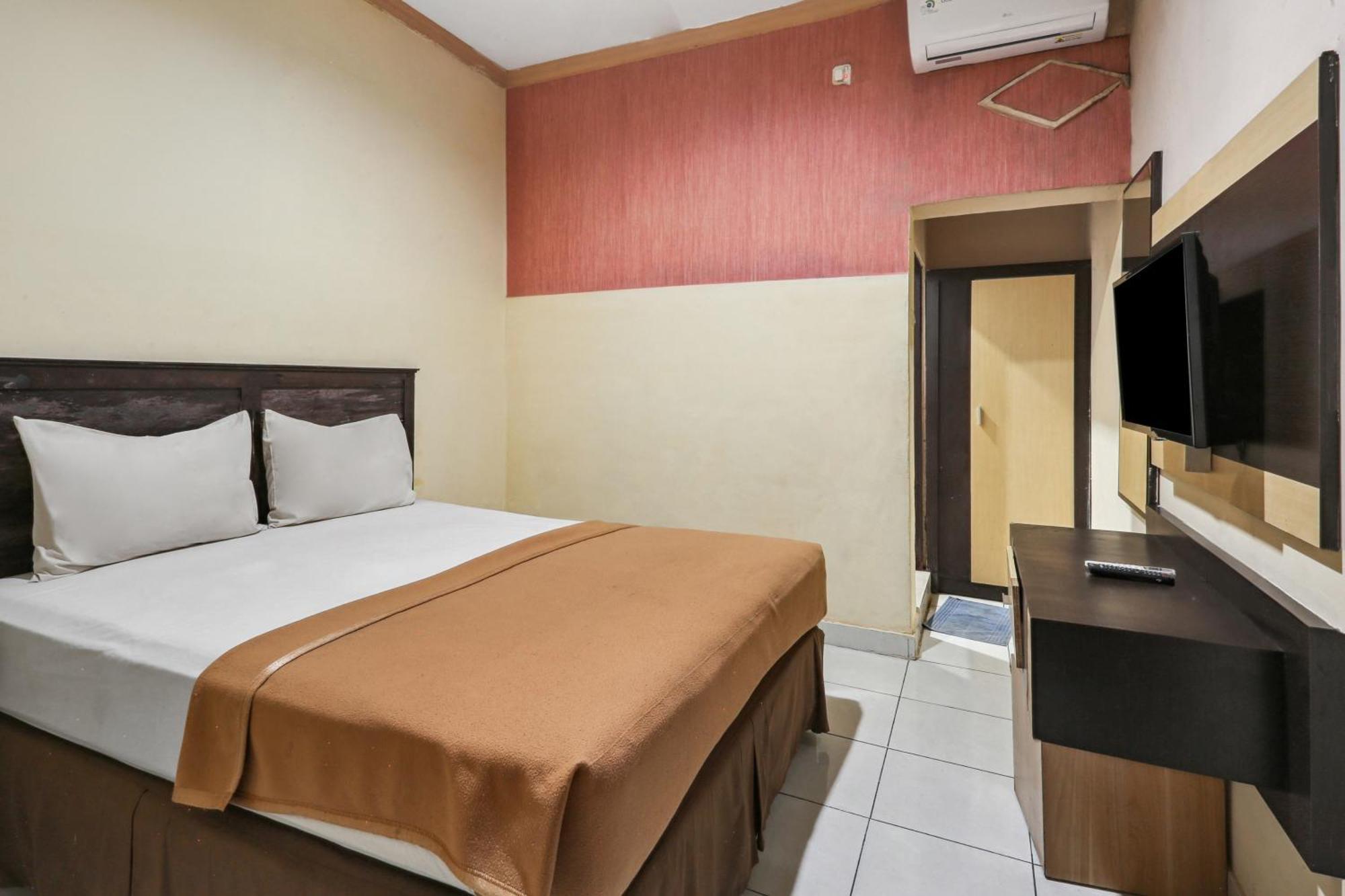 Collection O 93163 Hotel Grand Kartika Parepare Esterno foto