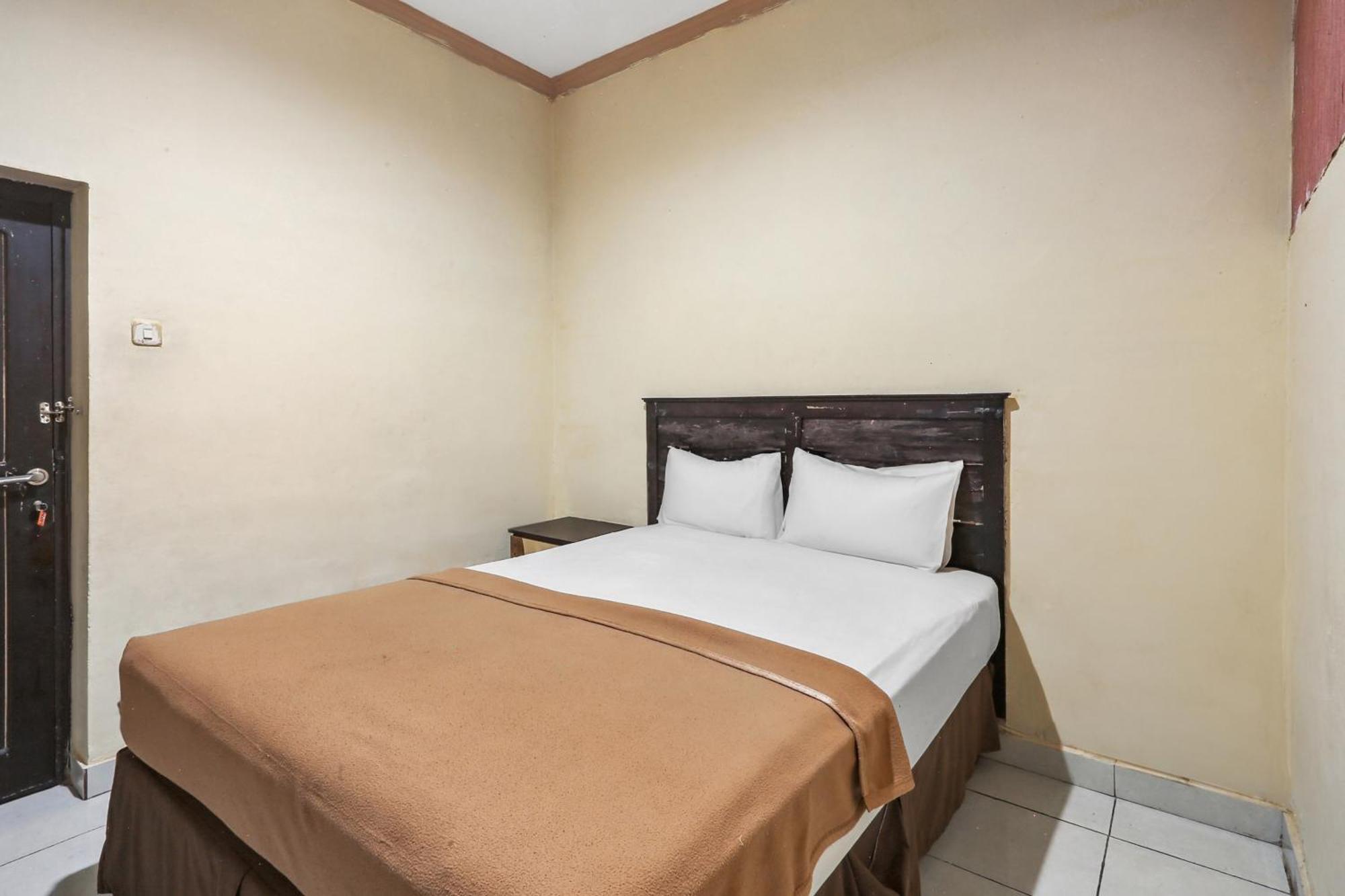Collection O 93163 Hotel Grand Kartika Parepare Esterno foto