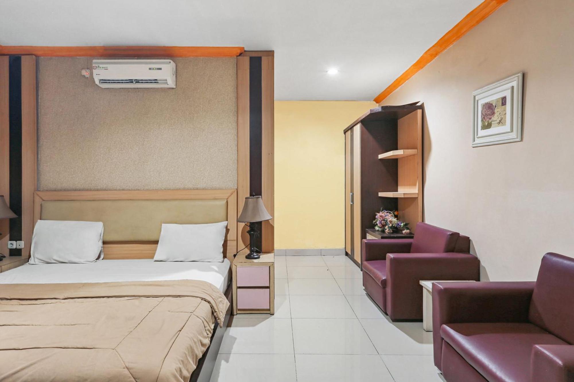 Collection O 93163 Hotel Grand Kartika Parepare Esterno foto