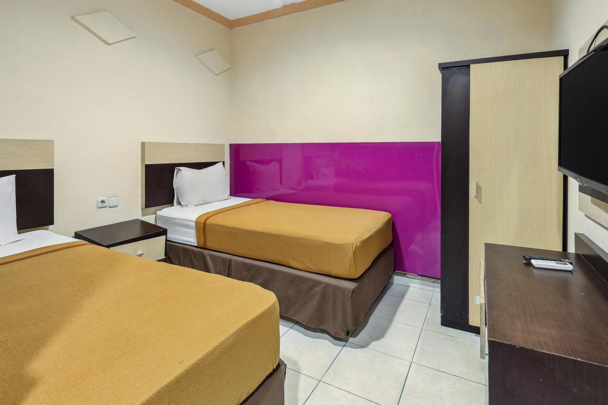 Collection O 93163 Hotel Grand Kartika Parepare Esterno foto