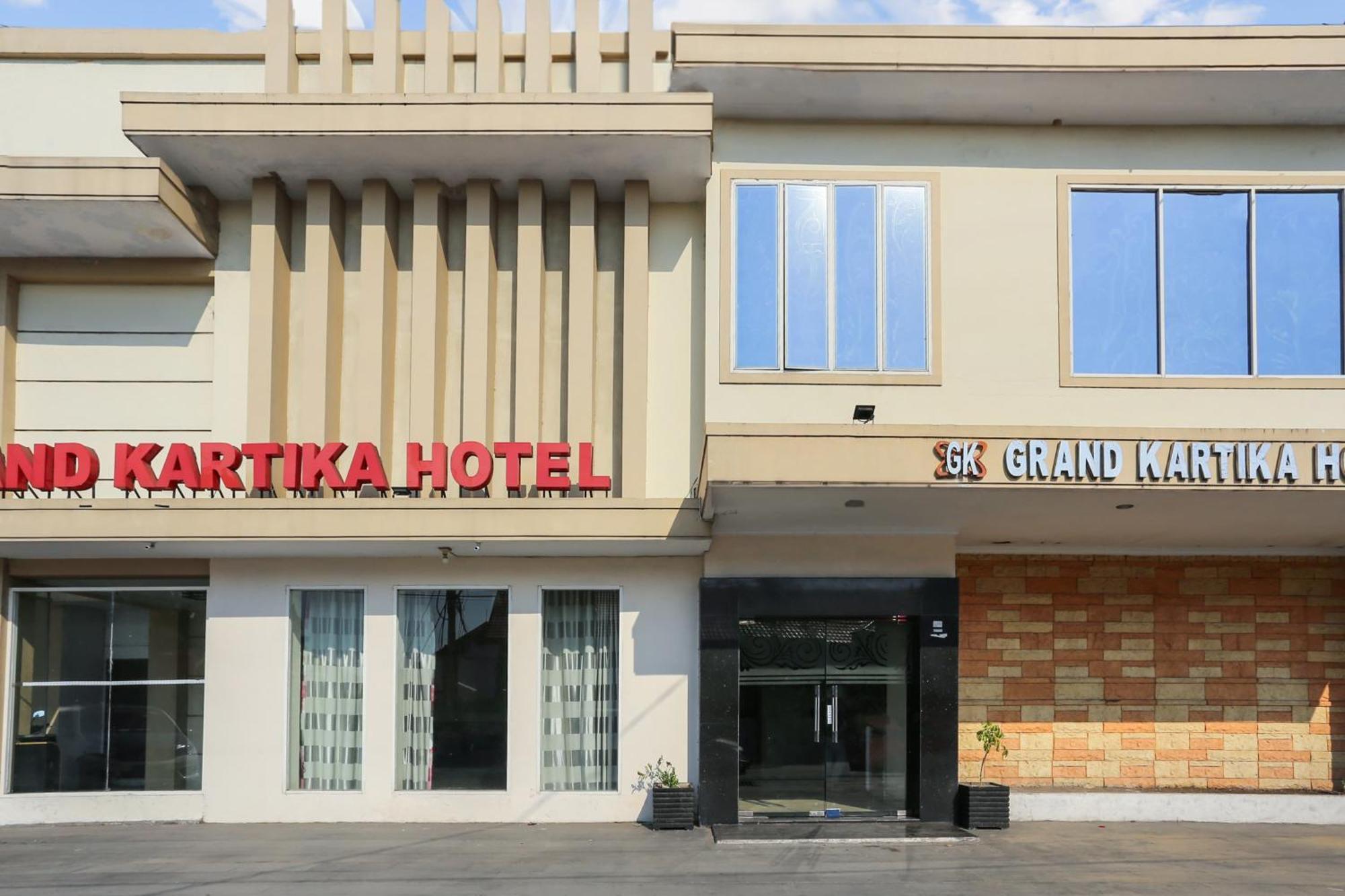 Collection O 93163 Hotel Grand Kartika Parepare Esterno foto