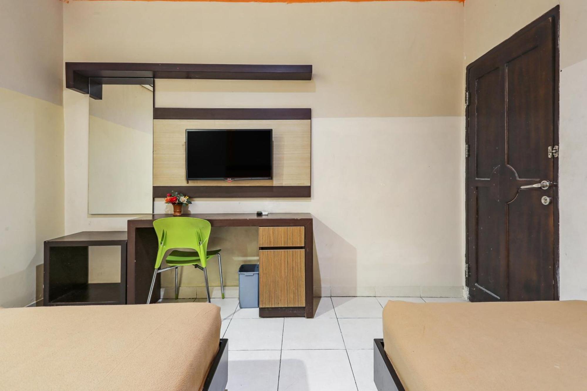 Collection O 93163 Hotel Grand Kartika Parepare Esterno foto